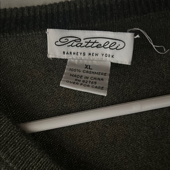 Piatteli Barneys New York Green  V-Neck Sweater Cashmere - Picture 3 of 6